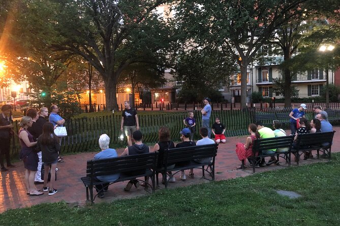 Dreaded Dead Descent of the District: DC Ghost Tour - The White House and Lincoln’s lingering presence