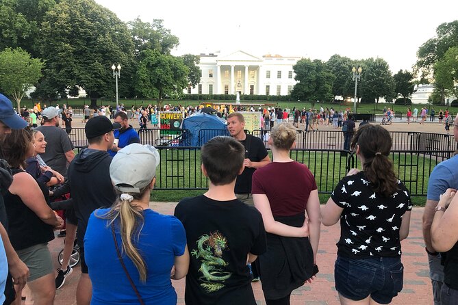 Dreaded Dead Descent of the District: DC Ghost Tour - What the guides add to the evening