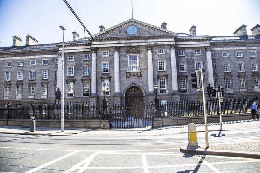 Dublin: Legends, Ghosts & Ghouls Walking Tour - Starting at Merrion Square