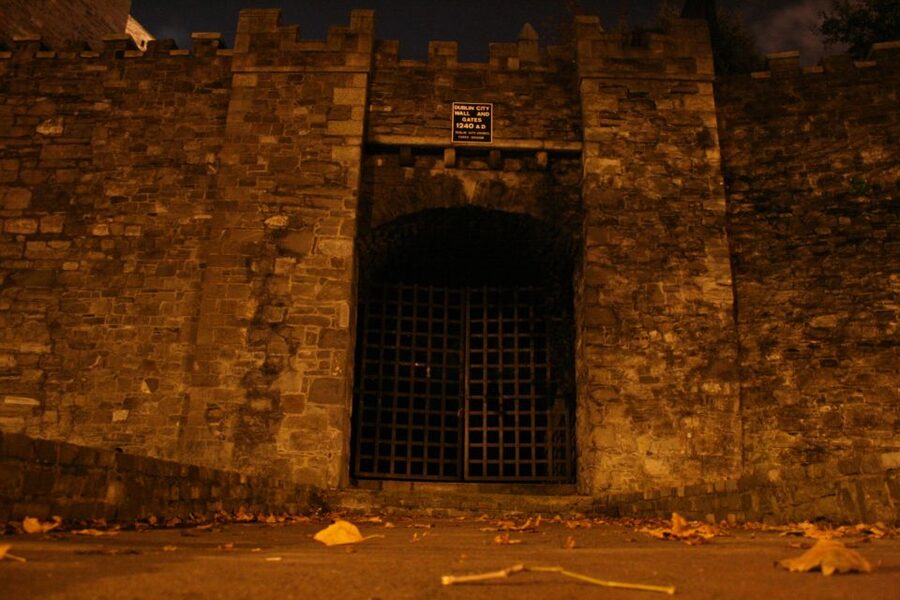 Dublin's Haunted History Walking Tour - The guides make or break the experience
