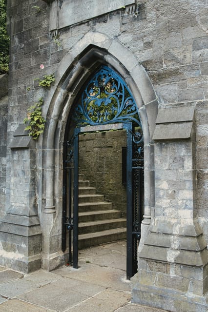 Dublin walking tour: ghosts & haunted places - The Black Church and Saint Audeon’s strange stone