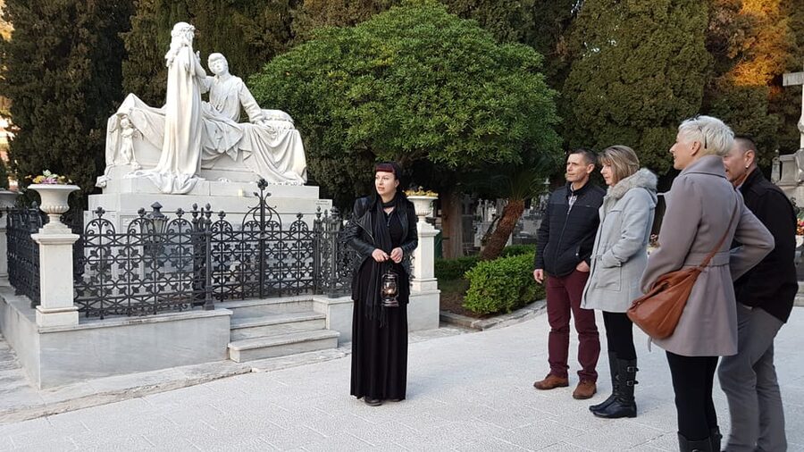 Dubrovnik: Ghosts and Mysteries Walking Tour - The darker side of Boninovo