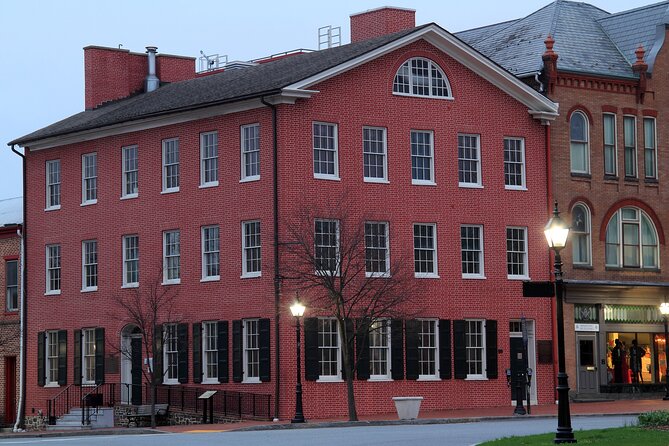 Echoes of War All Ages Ghost Tour - Starting at Lincoln Square and the Wills House