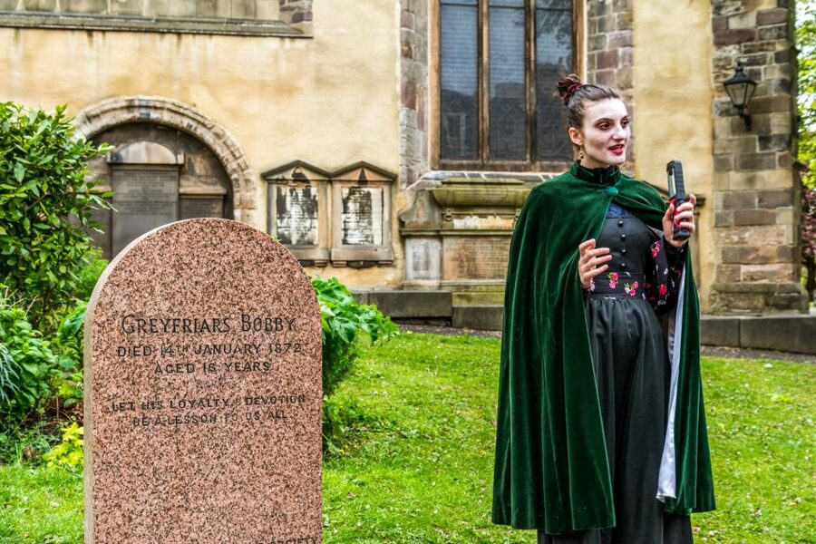 Edinburgh: Evening Underground Ghost Tour - Who should book this ghost tour?