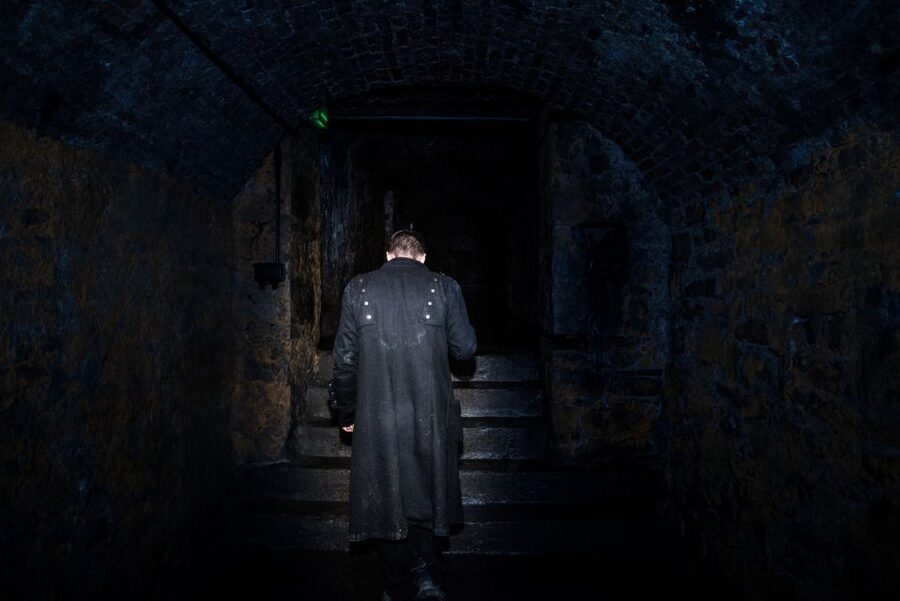 Edinburgh: Extreme Paranormal Underground Ghost Tour - Why the vaults give this tour its edge
