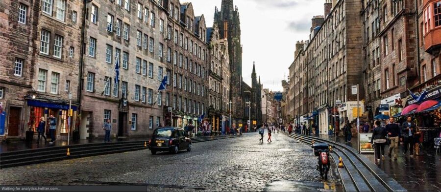 Edinburgh: Extreme Paranormal Underground Ghost Tour - Walking the Old Town’s wynds and steep streets