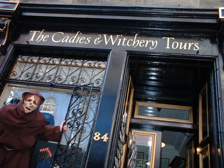 Edinburgh Ghosts & Gore Walking Tour - A comic guide for Edinburgh’s darker past