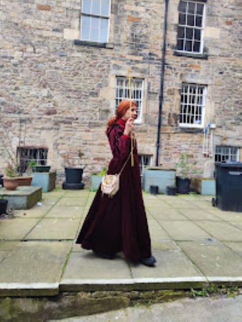 Edinburgh: Guided Ghost Walking Tour - Hearing Edinburghs darker stories on foot