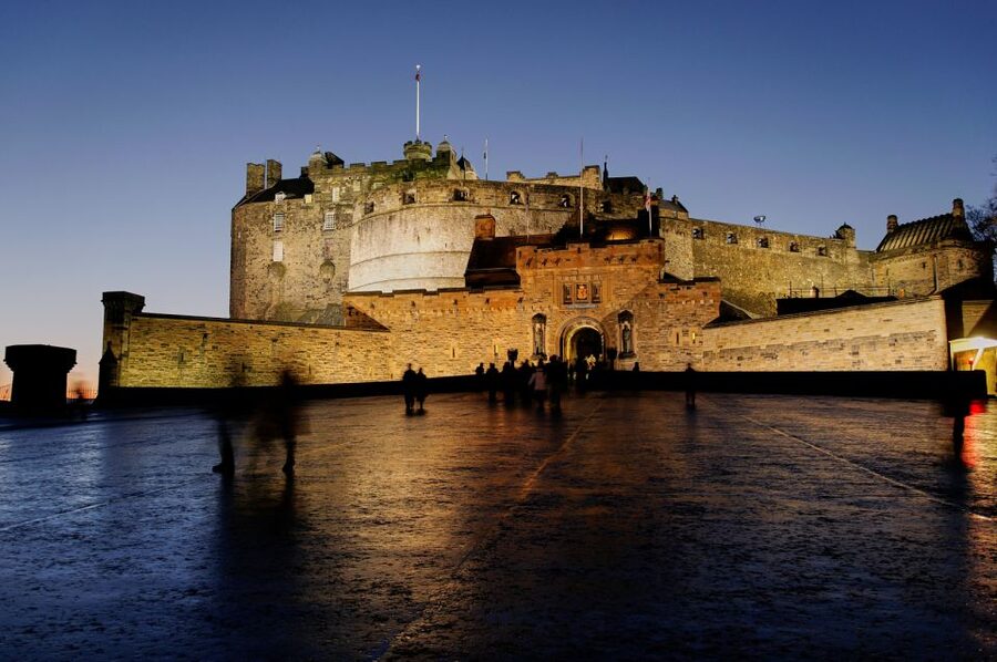 Edinburgh: Guided Ghost Walking Tour - The Spanish-speaking guide makes a difference