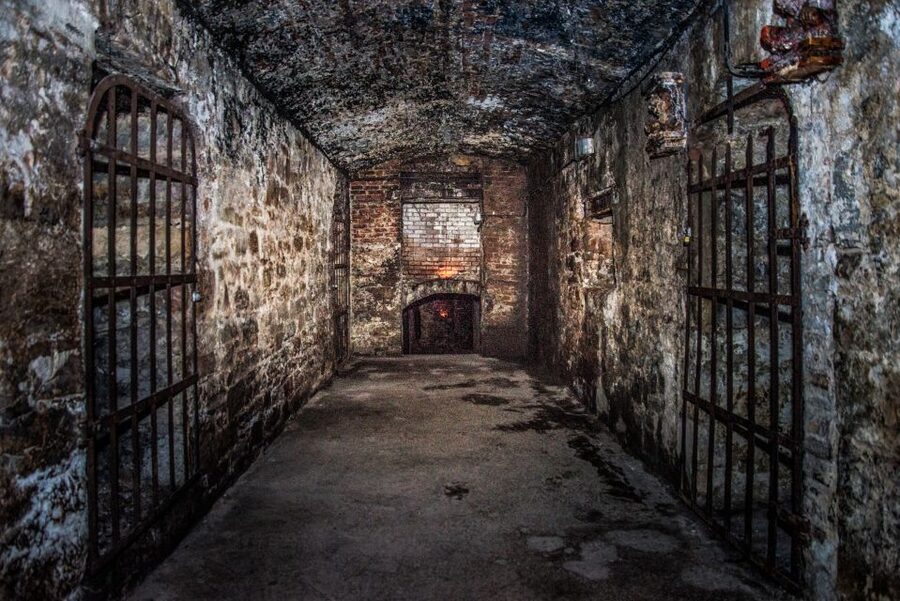 Edinburgh: Haunted Underground Vaults and Graveyard Tour - What to wear and how hard is the walk?