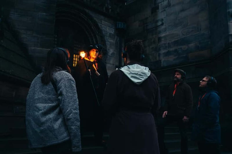 Edinburgh: Multi-Sensory Adults Haunted Vaults Night Tour - The guides make or break the evening