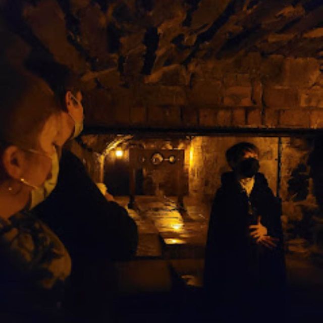 Edinburgh: Old Town and Underground Ghost Tour - Comfort, clothing, and access