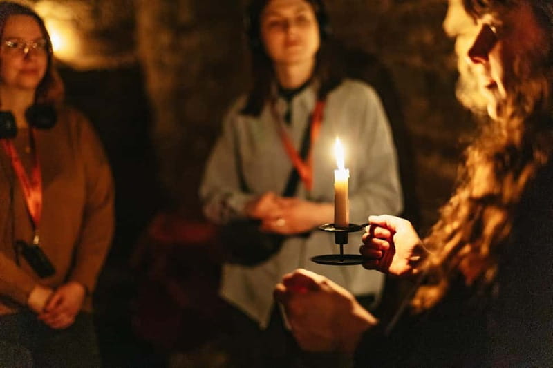 Edinburgh: Underground Vaults Evening Ghost Tour with Whisky - Should you book it?