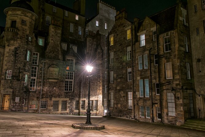 Edinburgh: Witches & Haunted History Walking Tour - The final walk to Grassmarket