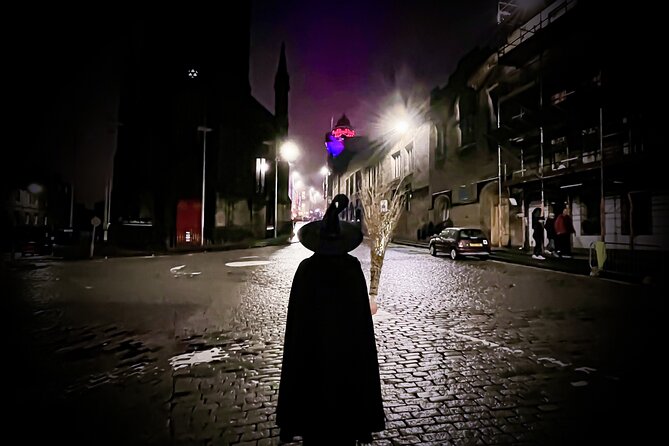 Edinburgh: Witches & Haunted History Walking Tour - Why the character-guide format works