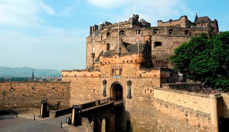 Edinburgh: Witches, Trials, and Truth Small-Group Tour - The Castle Esplanade and the executions