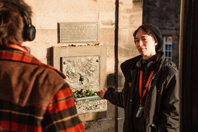 Edinburgh: Witches, Trials, and Truth Small-Group Tour - Walking the Royal Mile and ancient closes