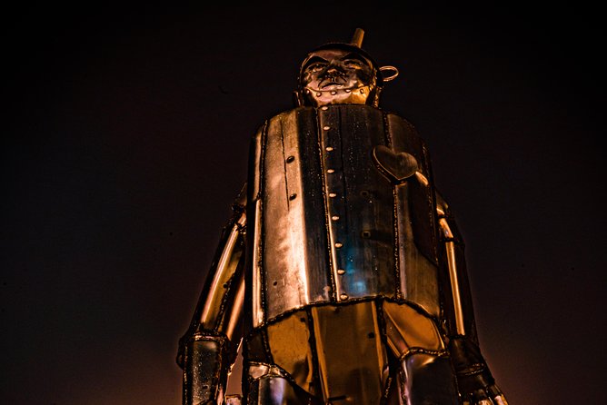 Embers of the Windy City: Chilling Chicago Ghost Tours - Red Lion Pub and Chicago’s haunted bar lore