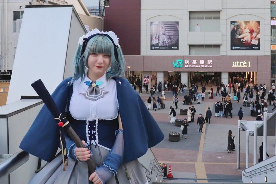 Expert Anime Guide in Akihabara with a maid witch - Meeting at Tamashii Nations