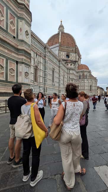 Florence: Ghost & Crimes Walking Tour with Tastings and Wine - Piazza Sant’Elisabetta and the Mist Witch