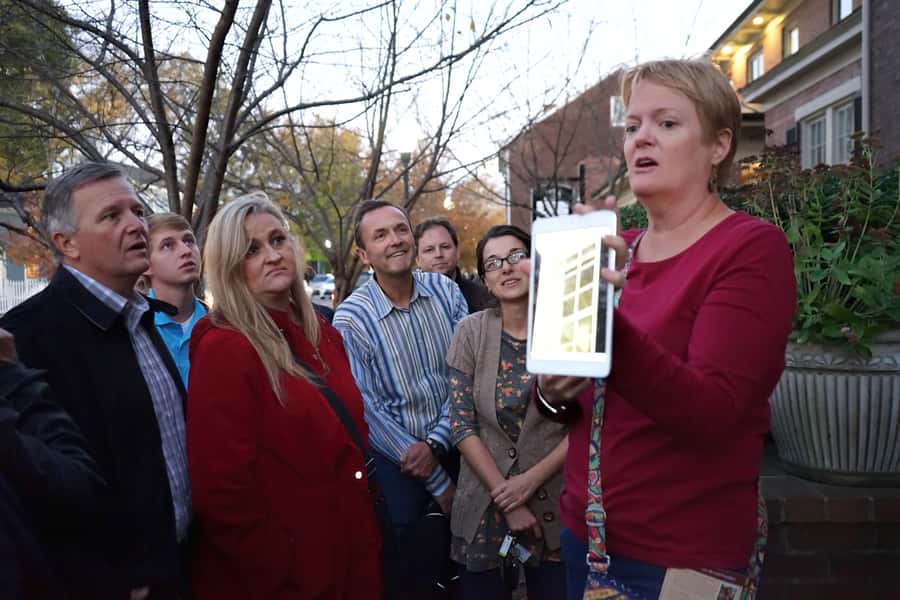 Franklin: Ghost Tour in Historic Franklin - The socialites, businessmen, and lonely spirits