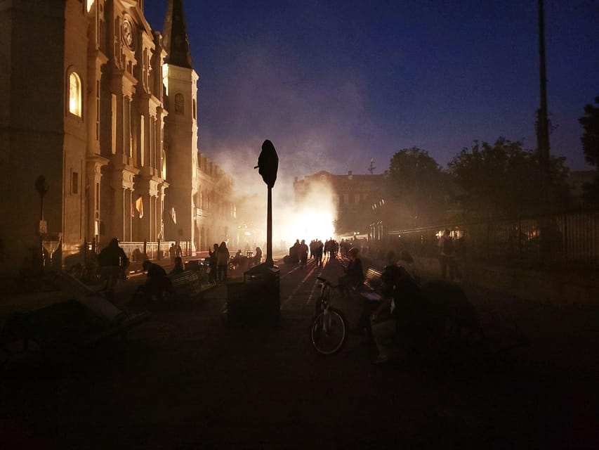 French Quarter: Haunted Hollywood Ghost Tour in New Orleans - Heat, crowds, walking, and accessibility