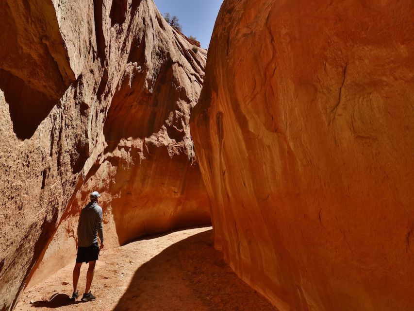 From Escalante: Dry Fork, Peekaboo & Spooky Slot Canyon Tour - What the guides add to the day