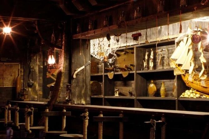 Galveston Haunted Pub Crawl Walking Tour - Why Galveston makes a strong setting for ghost stories