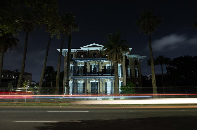 Galveston Shadows Ghost Tour Adventure - Paranormal activity along Avenue M
