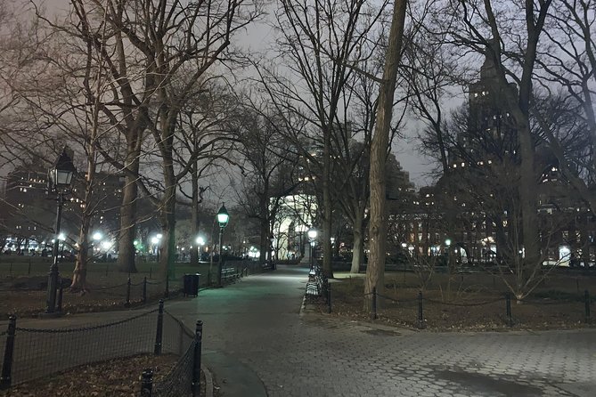Gangsters and Ghosts Tour New York City - Ending at Washington Square Park