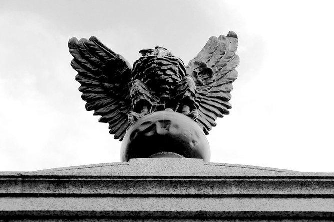 Genteel and Bard's Savannah Dark History and Ghost Encounter Walking Tour - Madison Square and the city shaped by war
