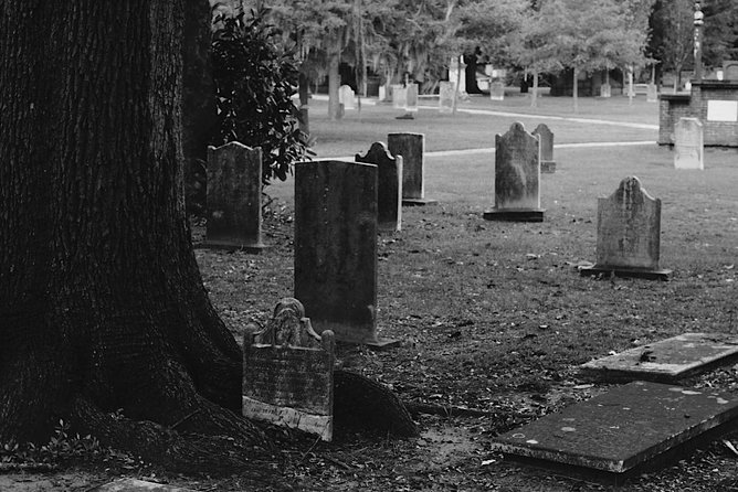 Genteel and Bard's Savannah Dark History and Ghost Encounter Walking Tour - Colonial Park Cemetery: disease, burial, and Hudu