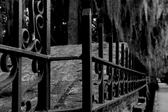 Genteel and Bard's Savannah Dark History and Ghost Encounter Walking Tour - Starting at Oglethorpe Square