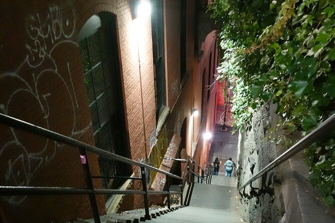 Georgetown Walking Tour: Spies, Presidents, and Exorcist Steps - Key details before you book
