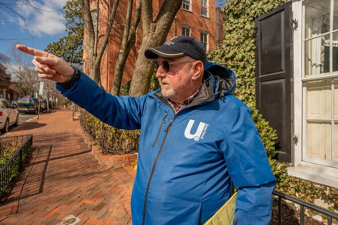 Georgetown Walking Tour: Spies, Presidents, and Exorcist Steps - Why this Georgetown walk feels different