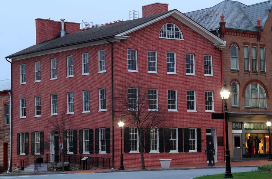 Gettysburg: Family-Friendly Guided Ghost Tour - Gettysburg’s battlefields become a town story