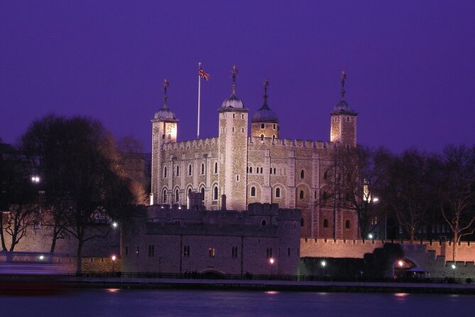 Ghastly Ghost Walking Tour in London - Walking through London’s darker streets