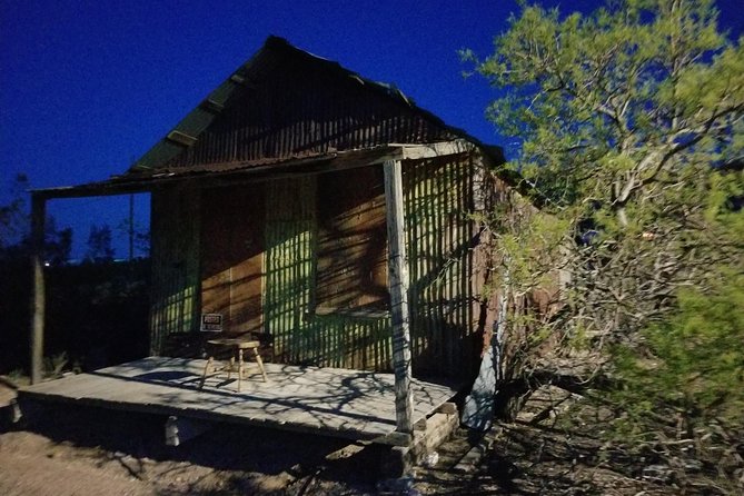 Ghost Hunt in Goodsprings from Las Vegas - Learning to use the ghost-hunting equipment