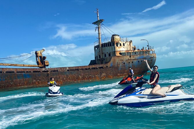 Ghost Shipwreck and Noah’s Ark Tiki Bar Guided Tour - Thirty minutes at Noah’s Ark Beach Club