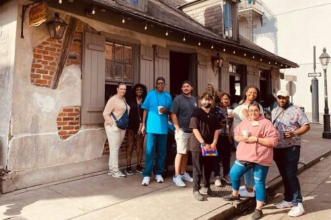 Ghost Tour and Haunted Pub Crawl Party with Free Shot - What the guides add to the night
