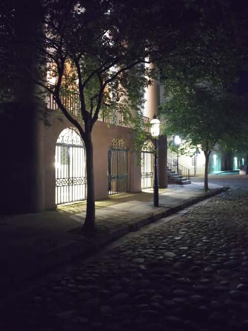Ghost Tour - Charleston Dark History & Ghost Tour With Adam - 72 Queen Street and the first turn toward the macabre