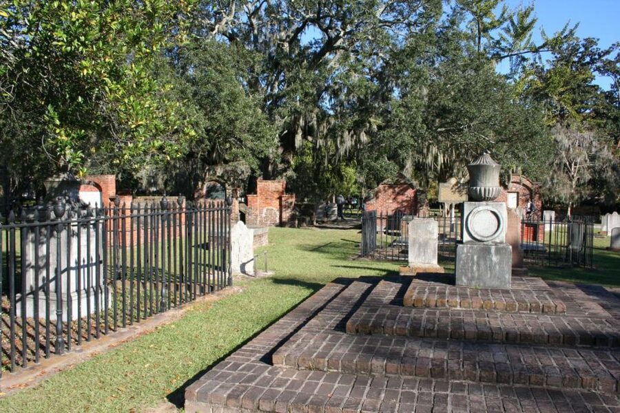 Ghost Tour Featuring The Savannah Paranormal Museum - A good rainy-night option