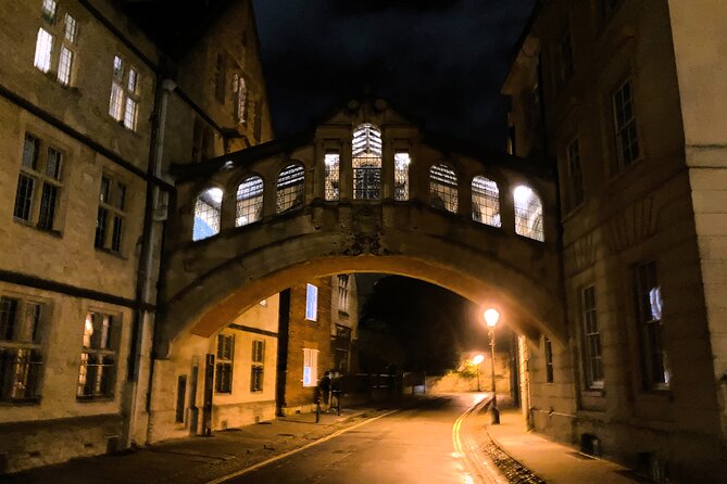 Ghost Tour of Oxford - Merton College, tobacco smoke, and an old injustice