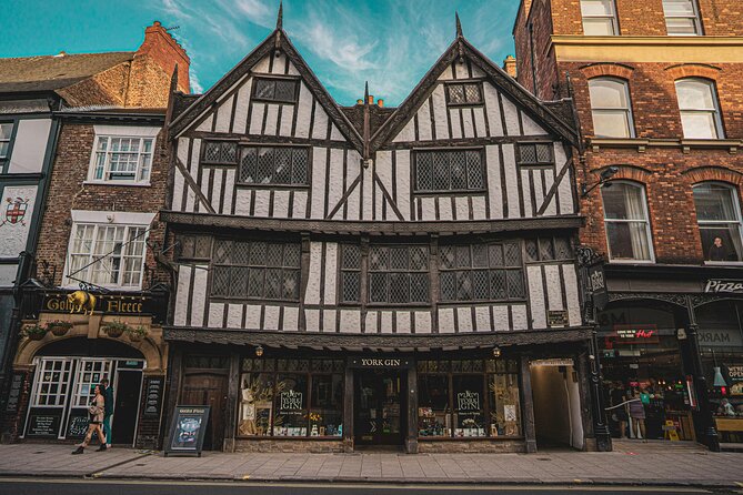 Ghosts and Ghouls Haunted York Self Guided Audio Tour - Mad Alice and York’s snickleways