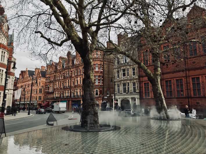 Ghosts and Legends of Mayfair Walking Tour - London - Grosvenor Square sets a polite scene
