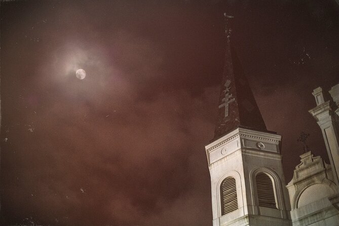 Ghosts, Gods, & Gangsters of New Orleans - The New Orleans Pharmacy Museum and unsettling rumors