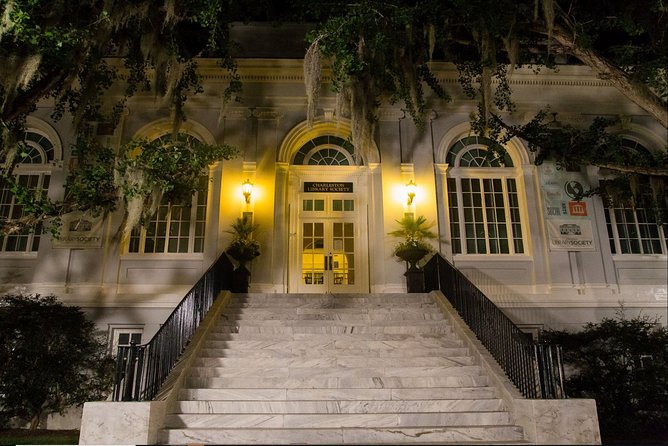 Ghosts of Charleston Night-Time Walking Tour with Unitarian Church Graveyard - Group size, walking, and comfort