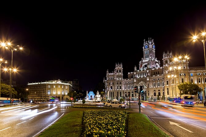 Ghosts of Madrid: Exploration Game and Tour - A ghost story with Madrid for a game board