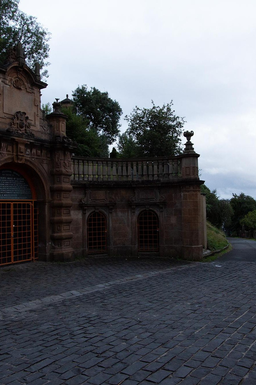 Glasgow: Ghouls, Ghosts & Gruesome Tales Guided Walking Tour - Starting beneath Glasgow Cathedral
