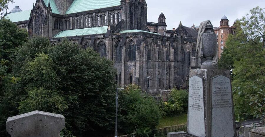 Glasgow: Ghouls, Ghosts & Gruesome Tales Guided Walking Tour - The Tron Theatre, Tolbooth Steeple, and old Glasgow punishment